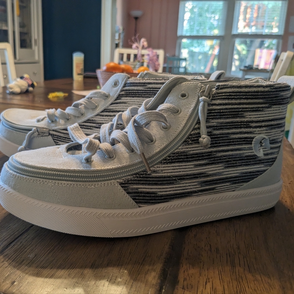 Billy Footwear NWB